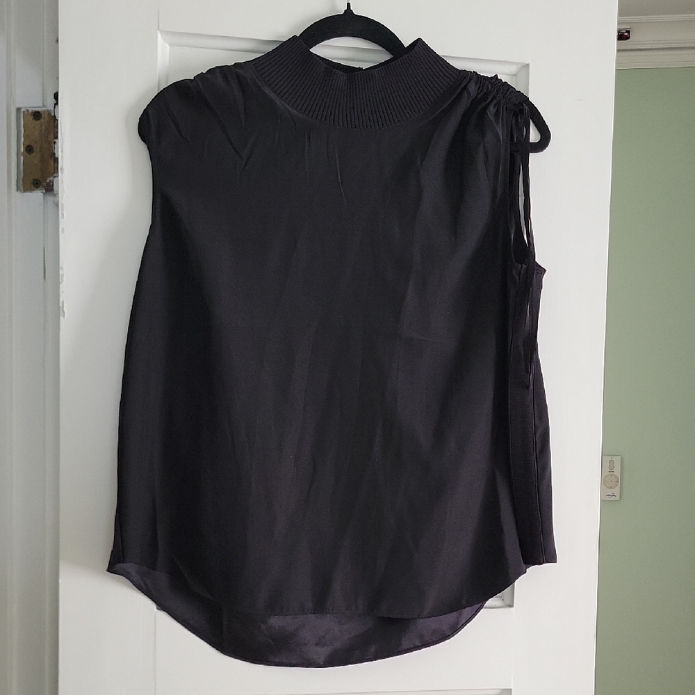 Cinq à Sept Elegant Black Silk Sleeveless Top With Shoulder Bow Ties - L